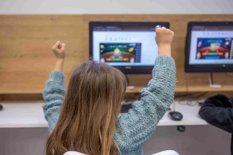 School plus & Platon Academies