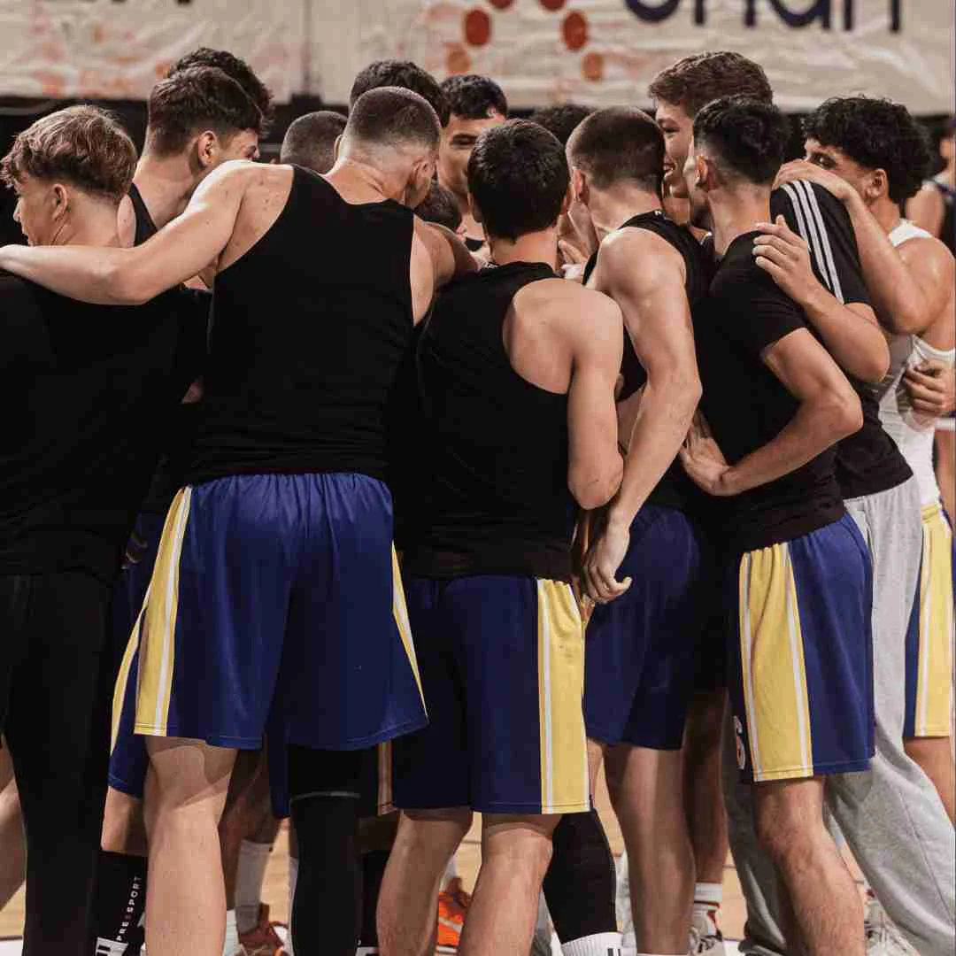 Σύλλογοι, αθλήματα και ευκαιρίες
